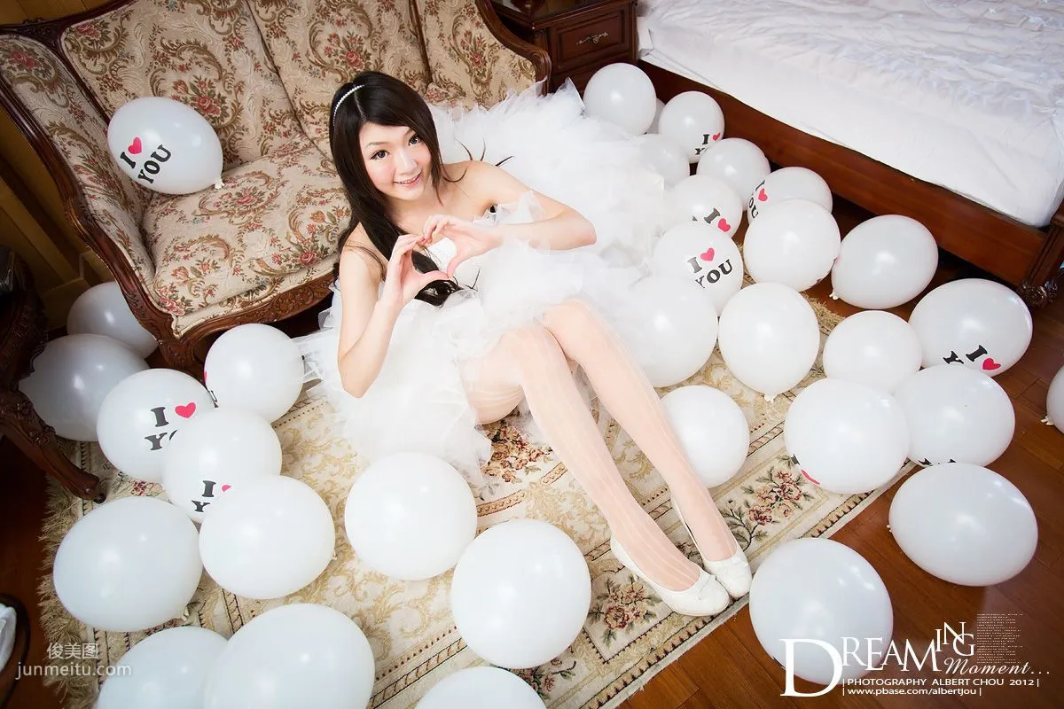 Taiwan Internet Celebrity Winnie Xiaoxue Qingjing Autumn Dream Moment Wedding Dress Chapter Photo Set photo 122