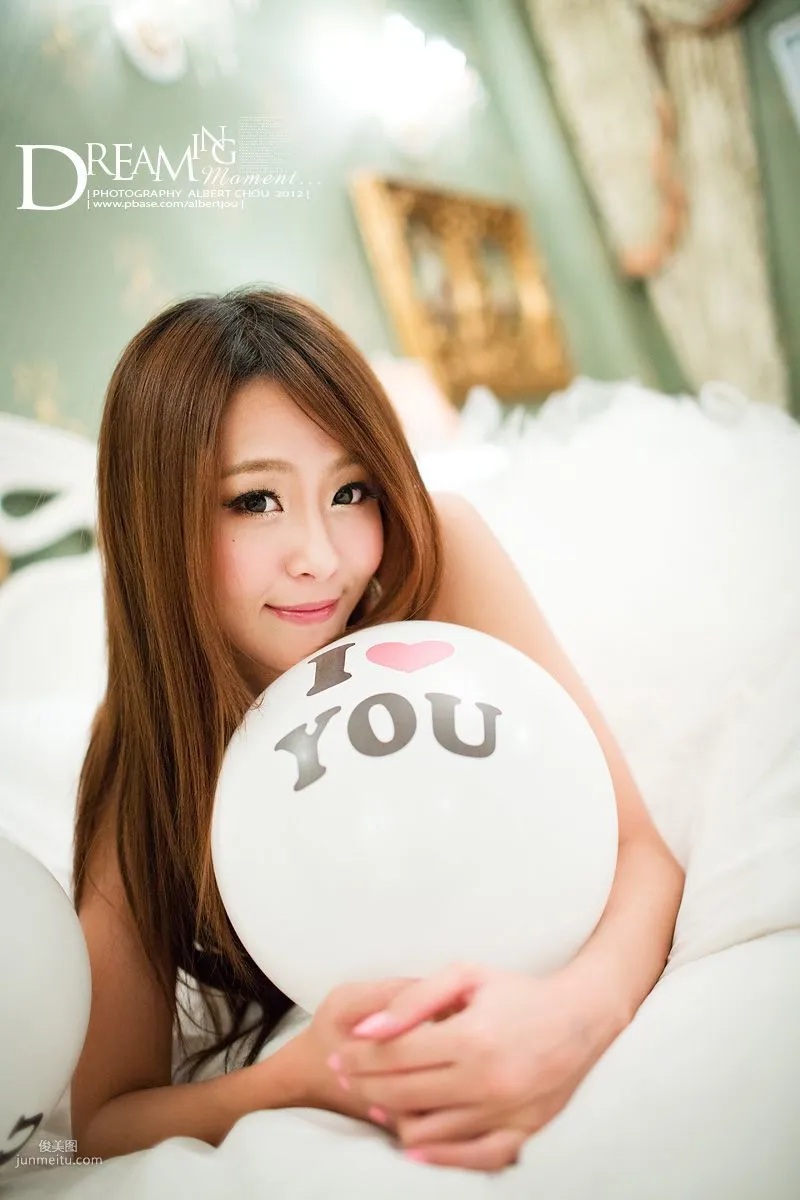 Taiwan Internet Celebrity Winnie Xiaoxue Qingjing Autumn Dream Moment Wedding Dress Chapter Photo Set photo 67