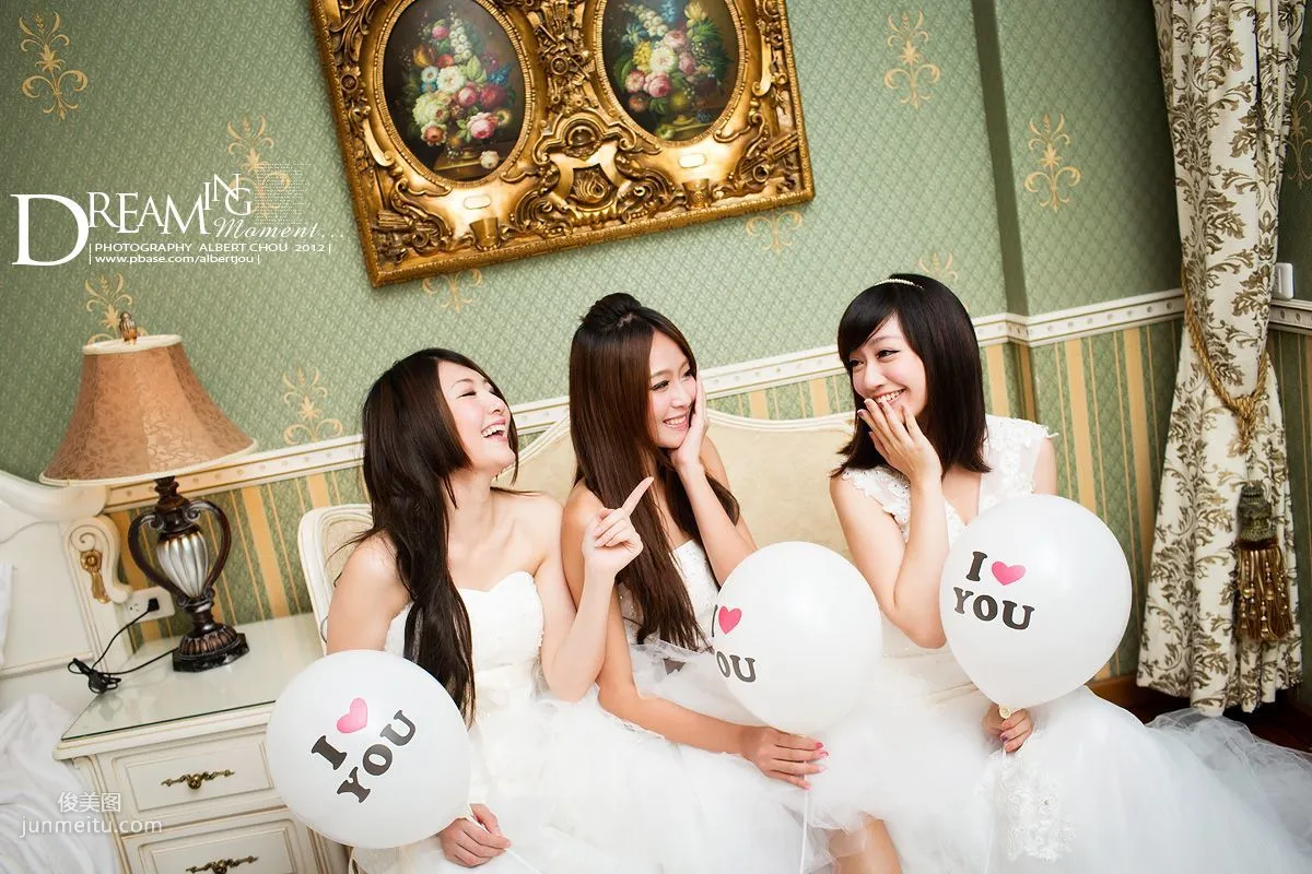Taiwan Internet Celebrity Winnie Xiaoxue Qingjing Autumn Dream Moment Wedding Dress Chapter Photo Set photo 26