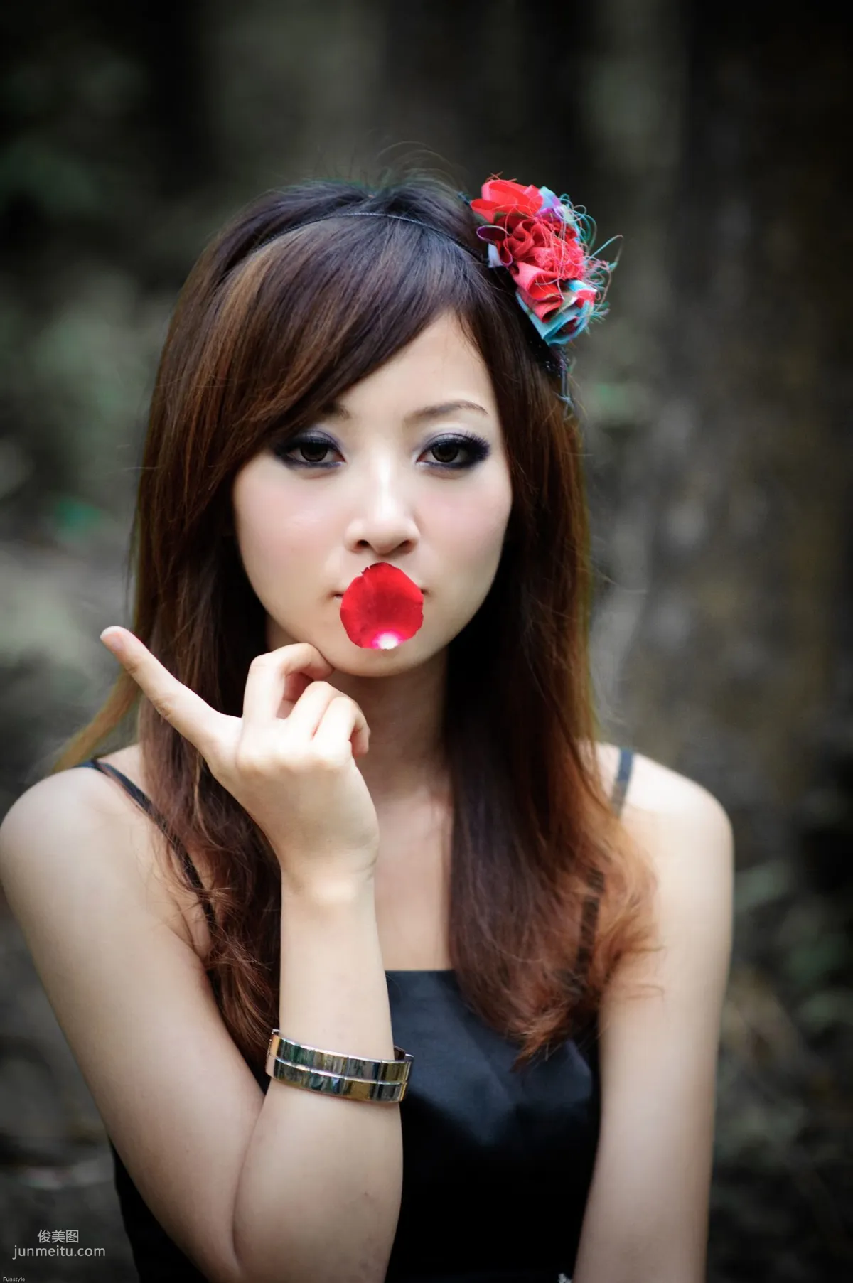 Guo Zi MM/Mikako White Waltz + Black Obsession Outdoor Photo Set photo 101