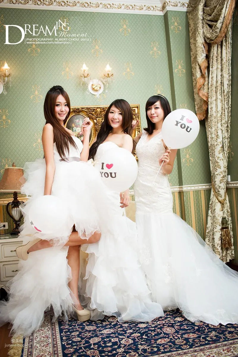 Taiwan Internet Celebrity Winnie Xiaoxue Qingjing Autumn Dream Moment Wedding Dress Chapter Photo Set photo 21