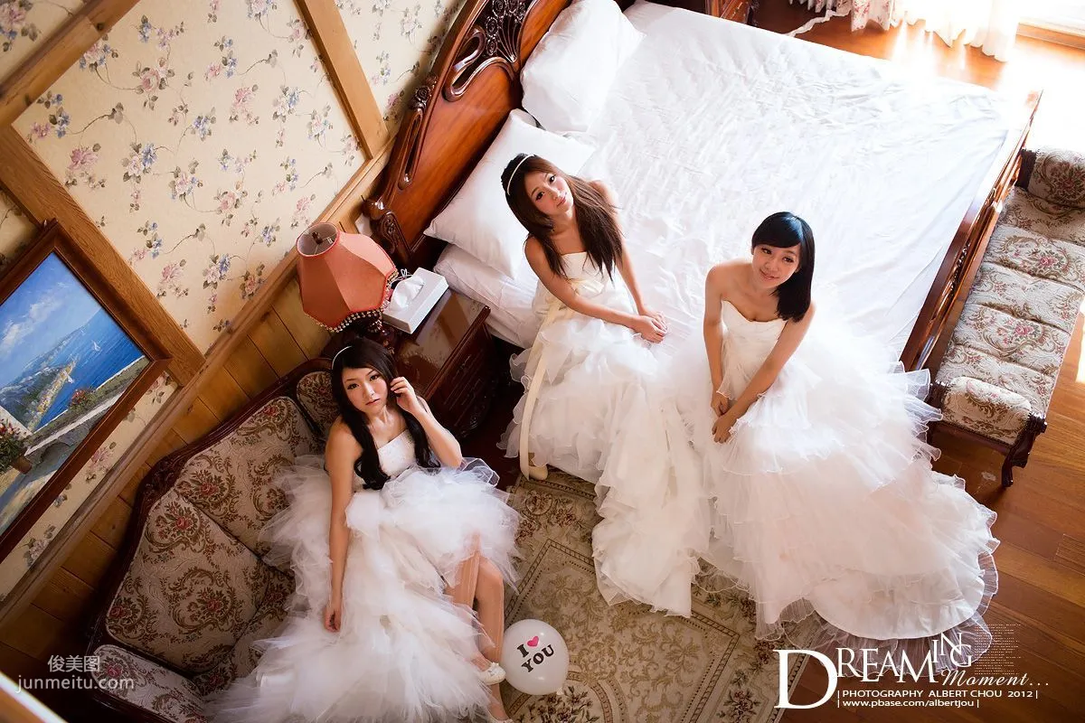 Taiwan Internet Celebrity Winnie Xiaoxue Qingjing Autumn Dream Moment Wedding Dress Chapter Photo Set photo 101