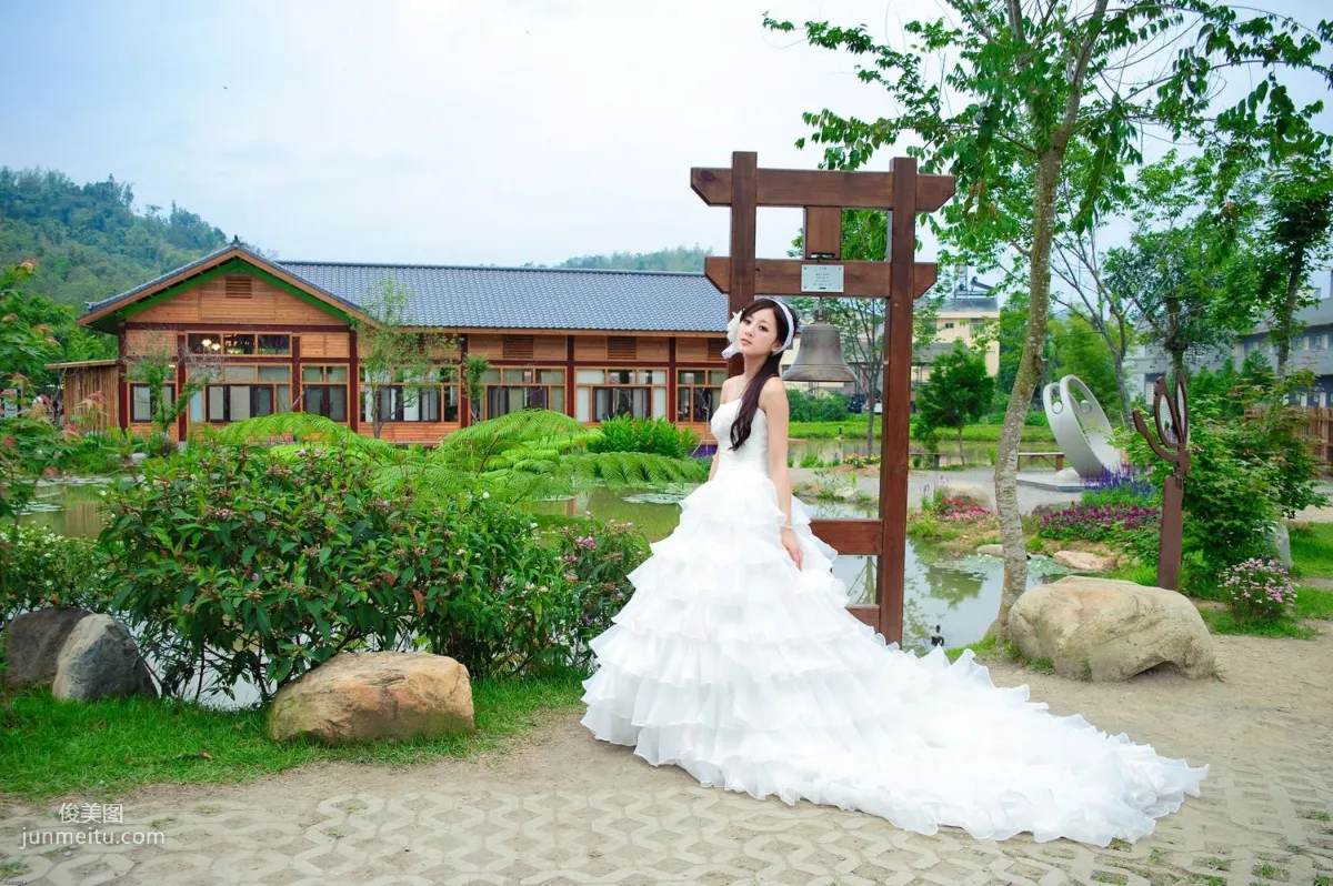 Zhang Kaijie / Zhang Yunfei "Sun Moon Lake + Paper Church (Wedding Dress)" Photo Set photo 43