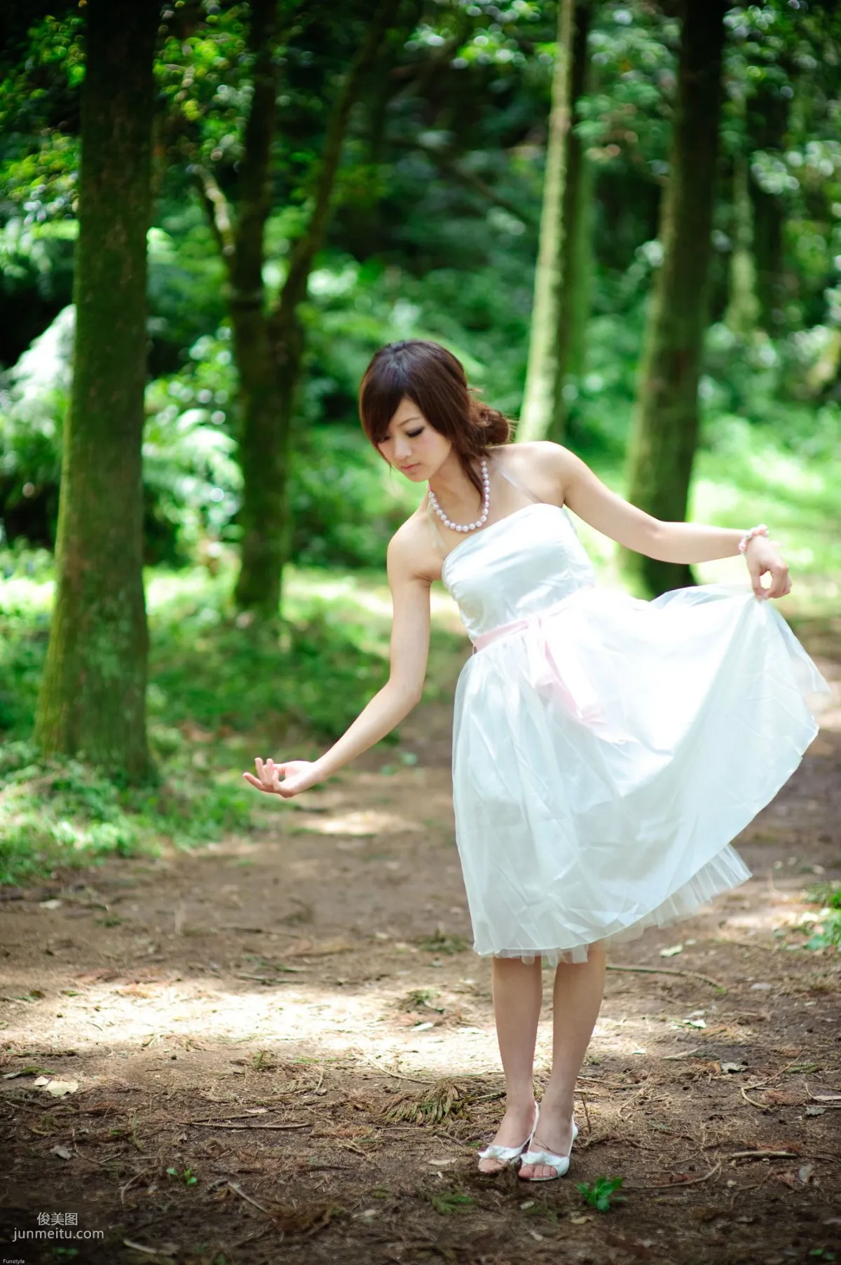 Guo Zi MM/Mikako White Waltz + Black Obsession Outdoor Photo Set photo 44