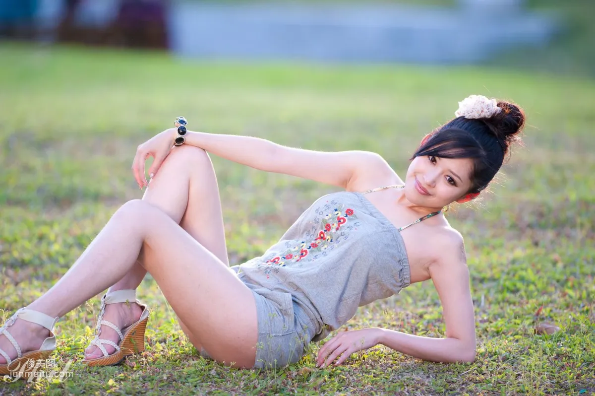 Taiwan Goddess Avy Du Kewei "Suspender Shorts Series" Fresh and Beautiful Outdoor Photo Set photo 32