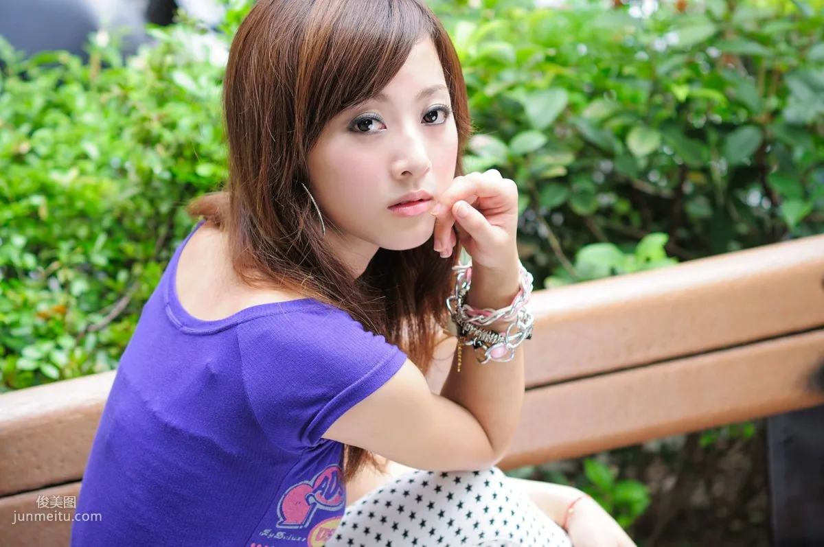 Zhang Yunfei/Mikako Gongguan Shopping District Outdoor Shoot Photo Set photo 28