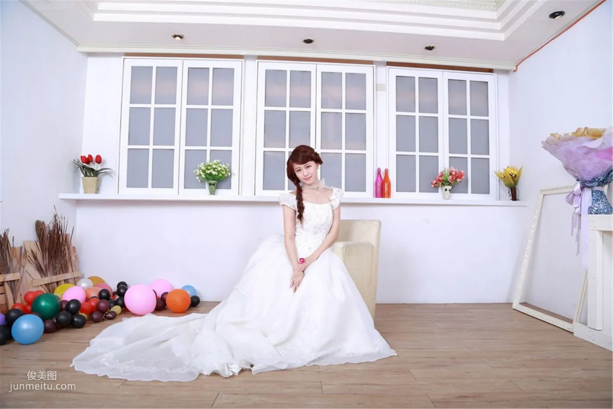 Taiwan Pure Girl Bai Bai / Li Yixuan, Electrical Engineering Girl Wedding Dress Studio Shoot Photo Set photo 20