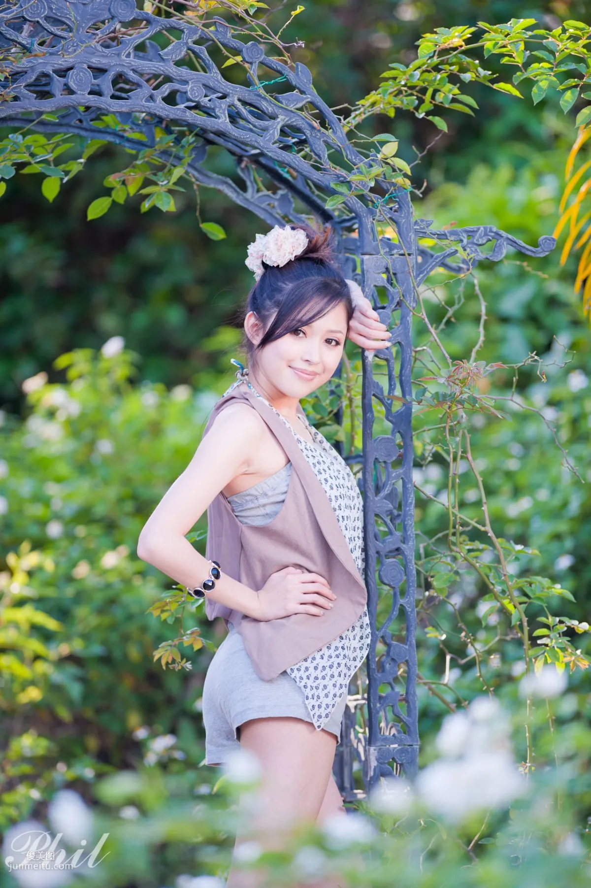 Taiwan Goddess Avy Du Kewei "Suspender Shorts Series" Fresh and Beautiful Outdoor Photo Set photo 23