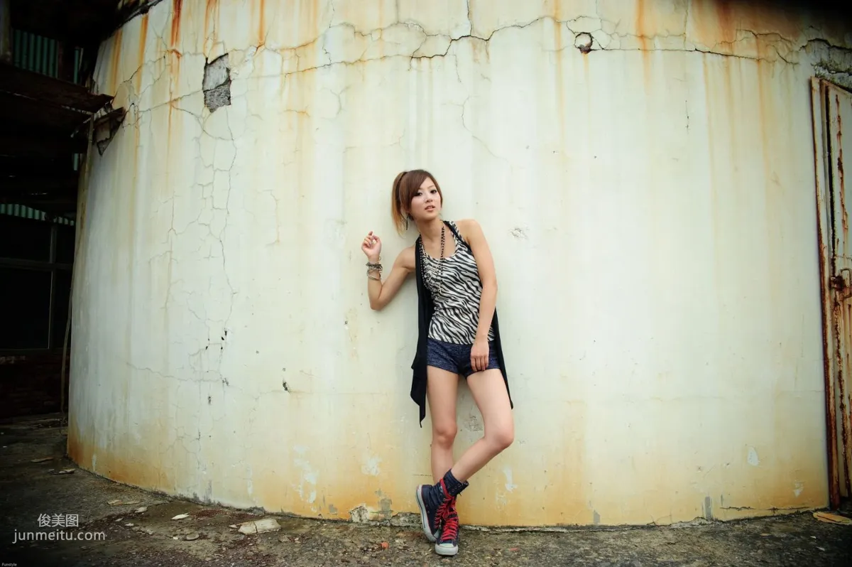 Mikako/Zhang Yunfei Bridgehead Sugar Factory Outdoor Shoot Photo Set photo 2