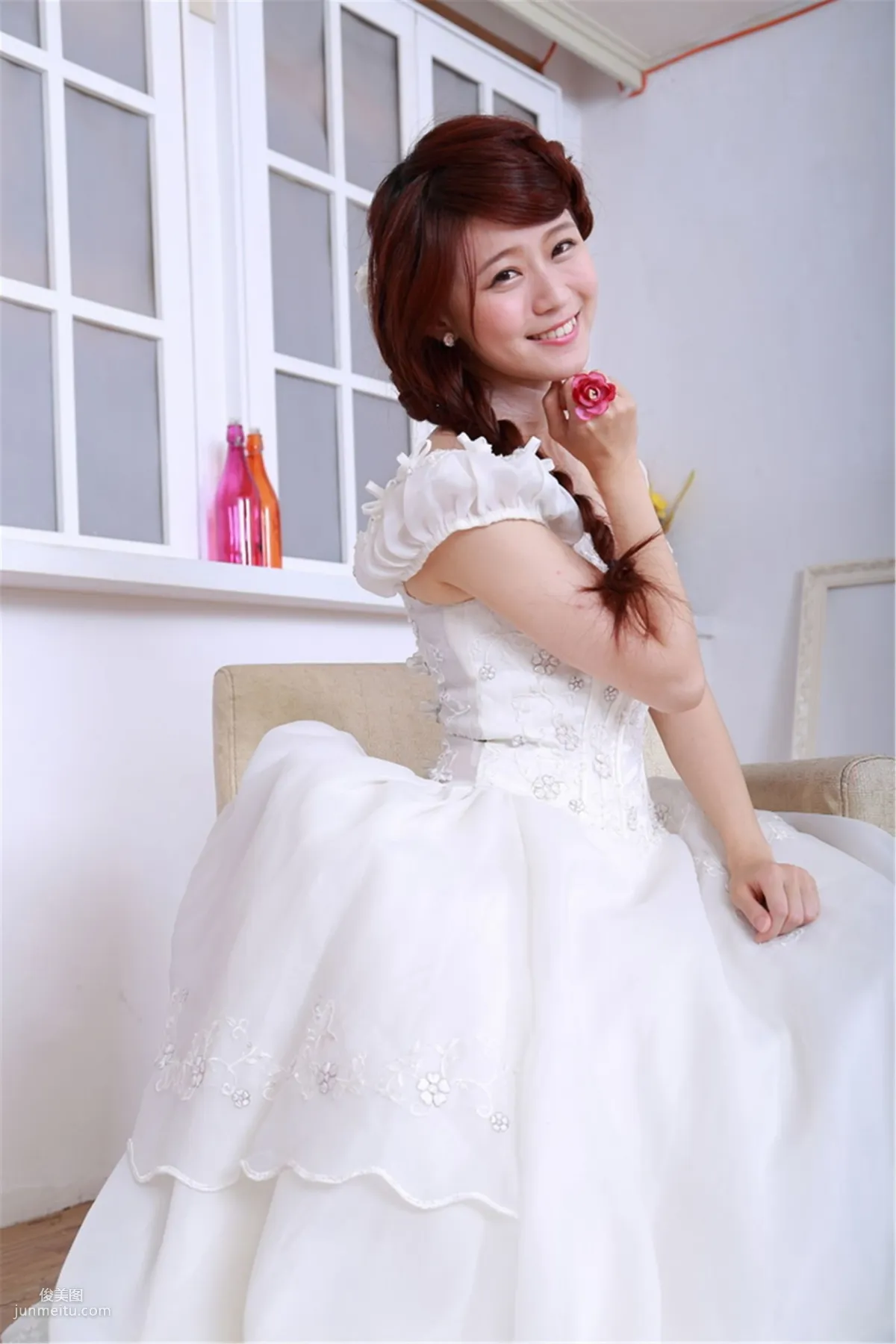 Taiwan Pure Girl Bai Bai / Li Yixuan, Electrical Engineering Girl Wedding Dress Studio Shoot Photo Set photo 12