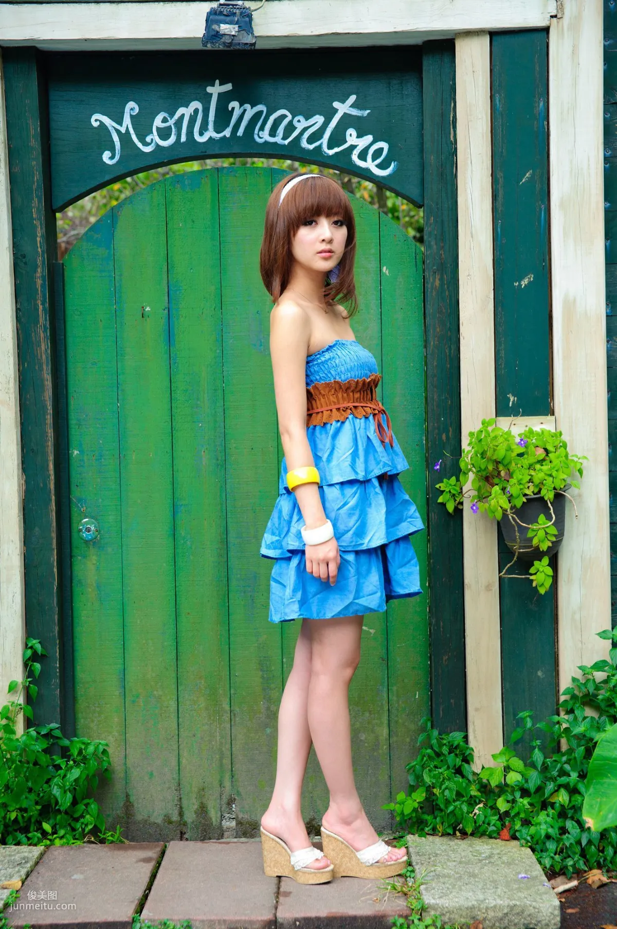 Zhang Kaijie / Mikako, Montmartre Cafe Outdoor Shoot Photo Set photo 11