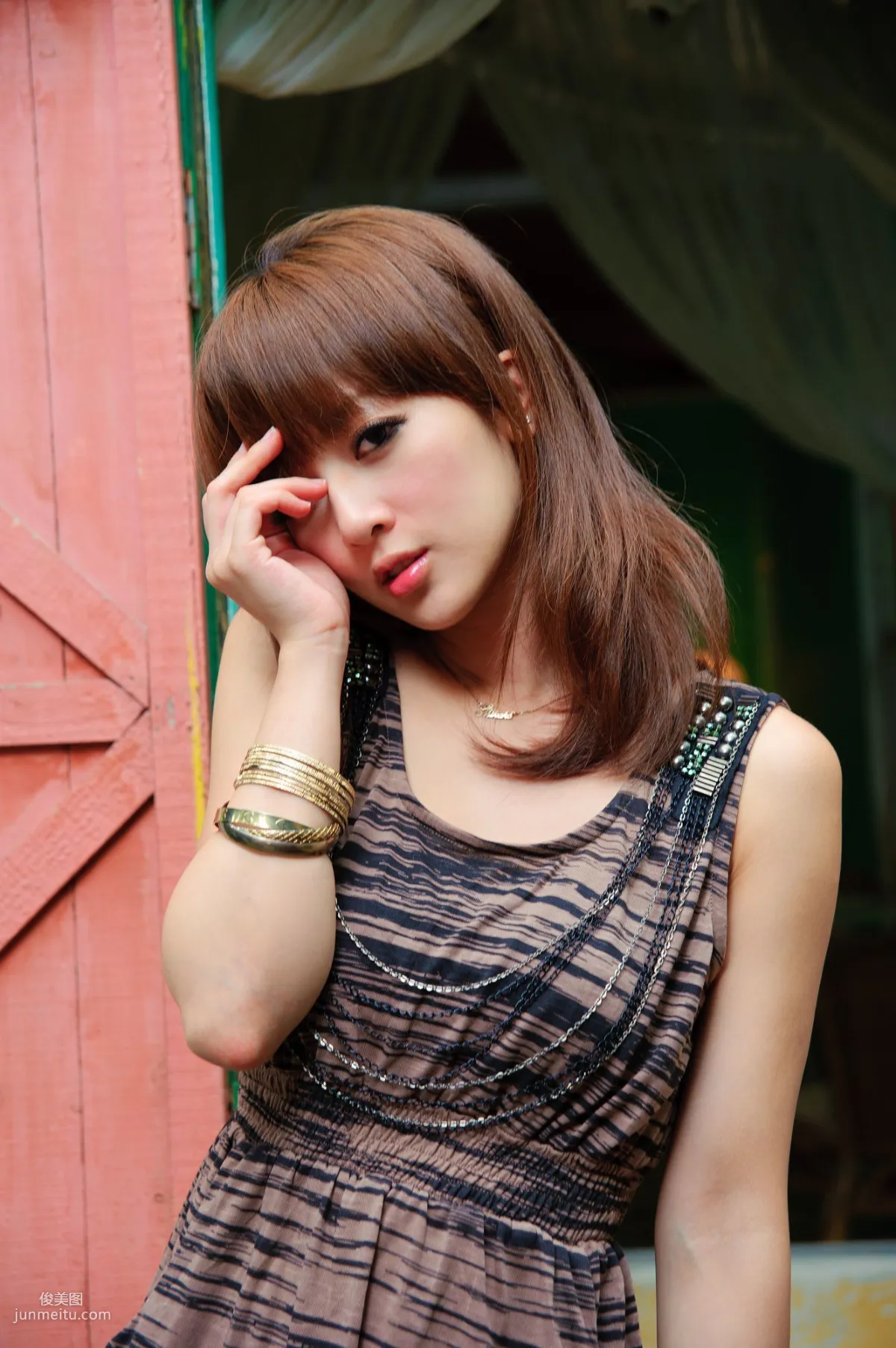 Zhang Kaijie / Mikako, Montmartre Cafe Outdoor Shoot Photo Set photo 54