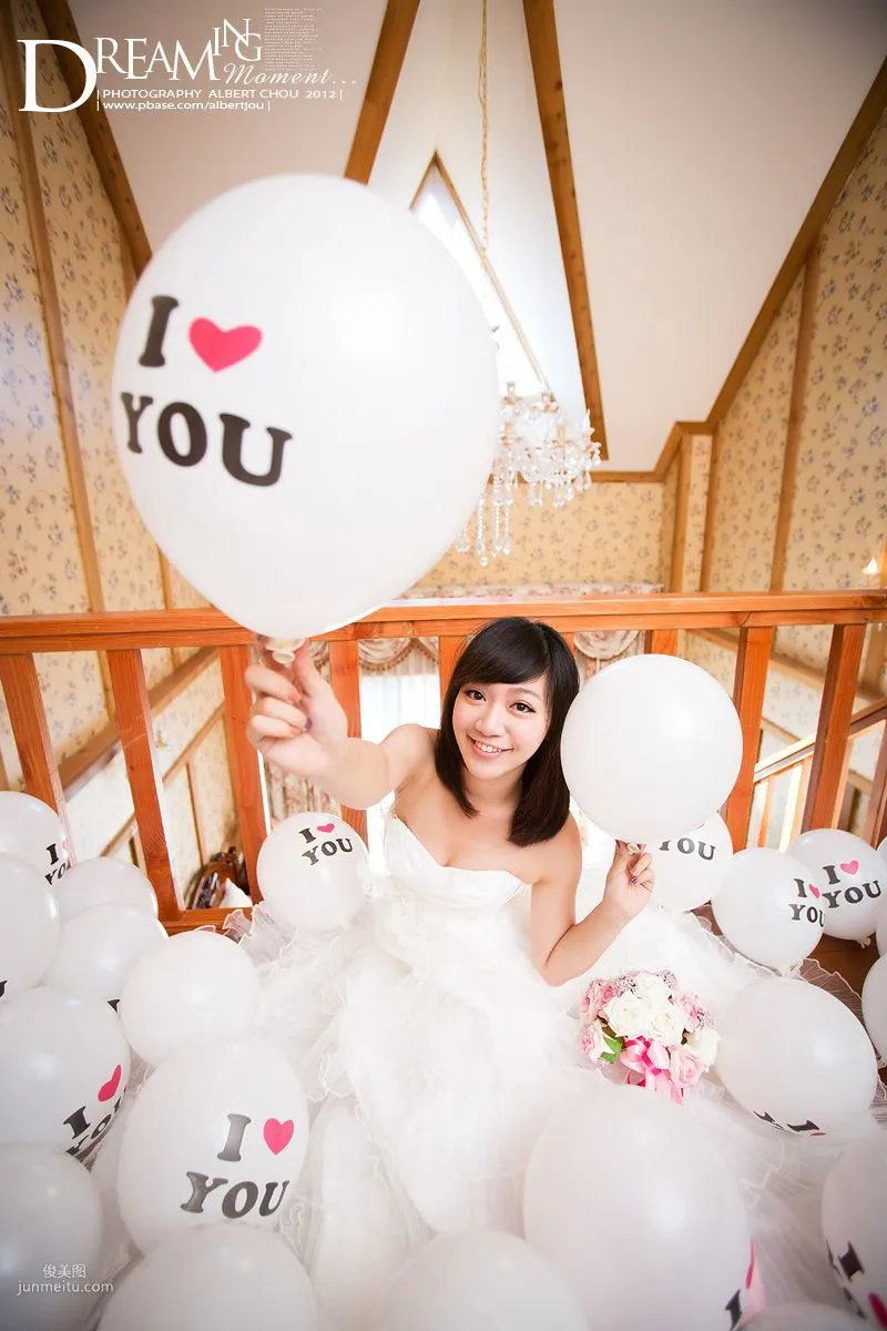 Taiwan Internet Celebrity Winnie Xiaoxue Qingjing Autumn Dream Moment Wedding Dress Chapter Photo Set photo 96