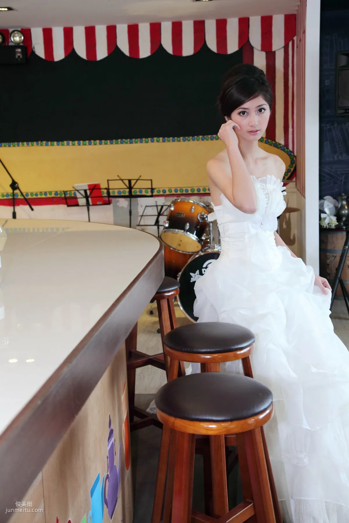 Taiwan Elegant Beauty Emily, Beautiful White Wedding Dress Photo Set photo 11