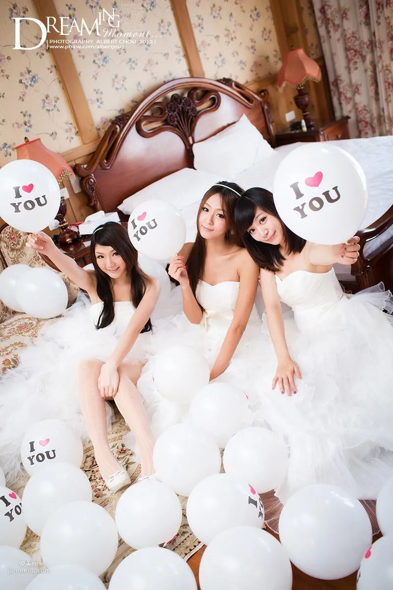 Taiwan Internet Celebrity Winnie Xiaoxue Qingjing Autumn Dream Moment Wedding Dress Chapter Photo Set photo 102