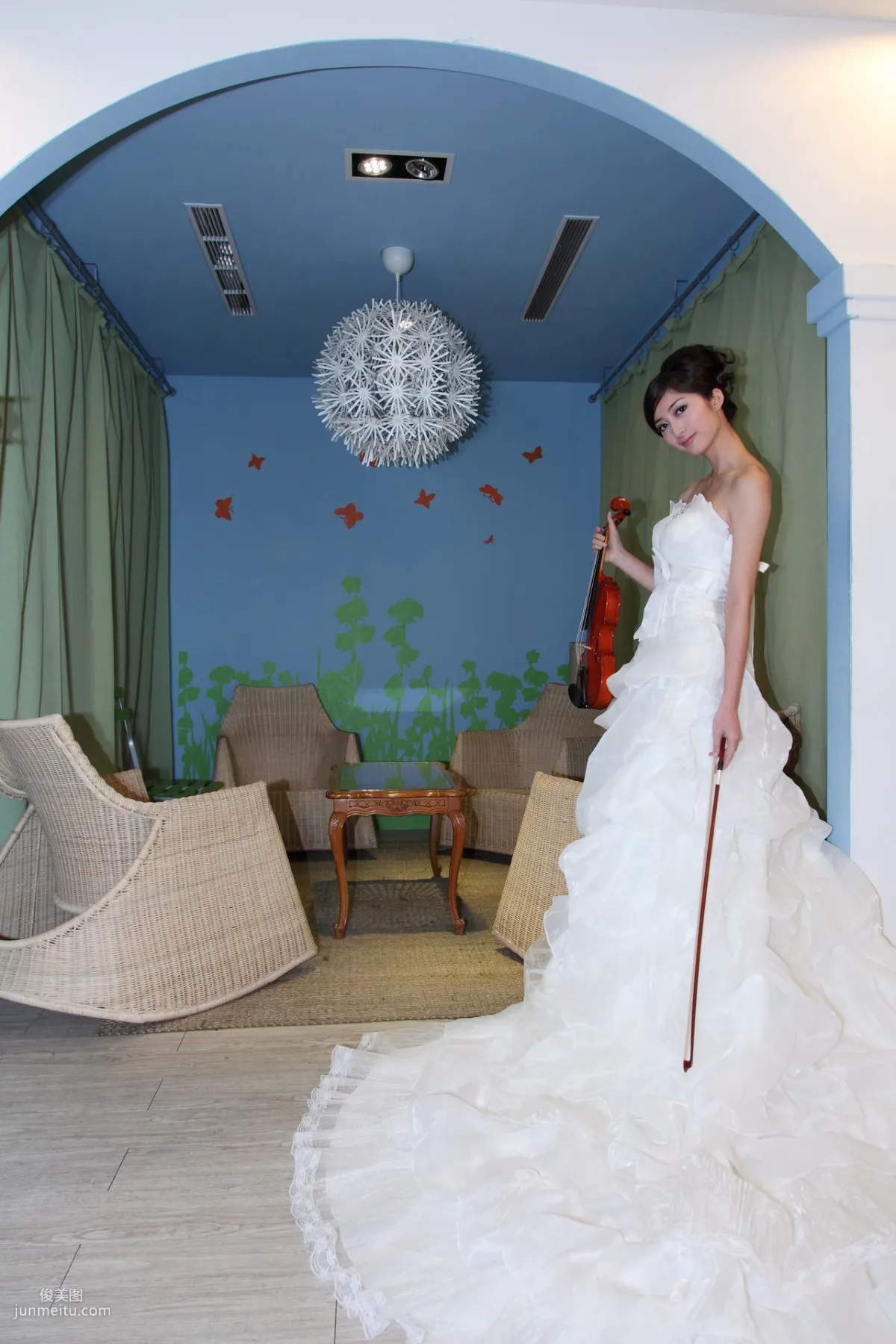 Taiwan Elegant Beauty Emily, Beautiful White Wedding Dress Photo Set photo 9