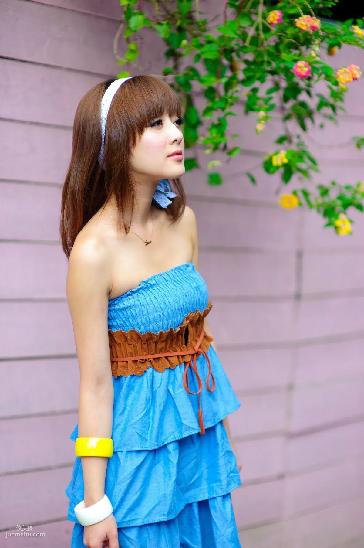 Zhang Kaijie / Mikako, Montmartre Cafe Outdoor Shoot Photo Set photo 5