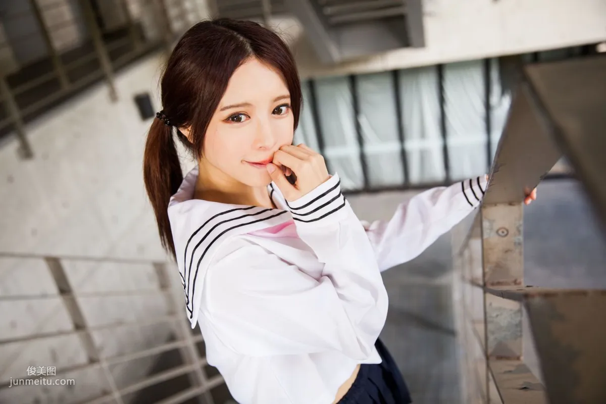 台灣美女張齊郡JULIE《長筒襪校服少女》寫真集 14