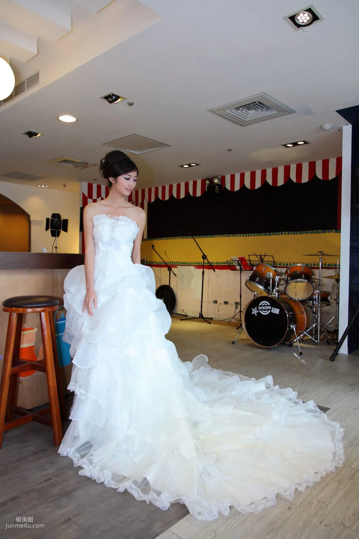 Taiwan Elegant Beauty Emily, Beautiful White Wedding Dress Photo Set photo 10