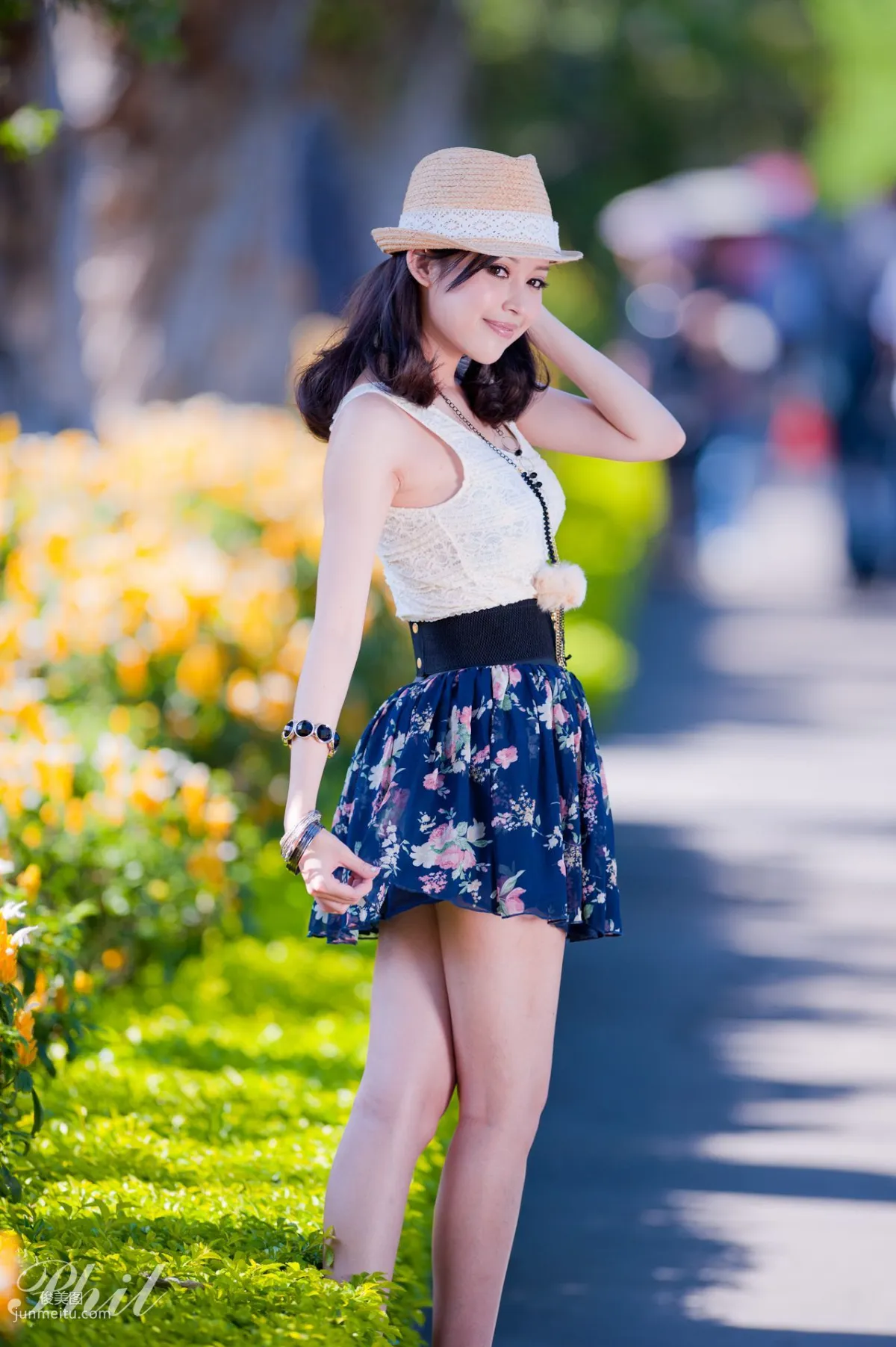 Beautyleg Leg Model Avy Dress Park Outdoor Shoot Photo Set photo 7