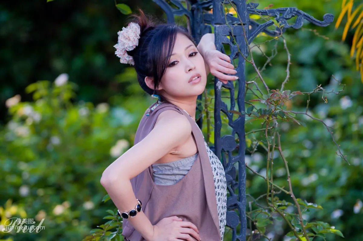 Taiwan Goddess Avy Du Kewei "Suspender Shorts Series" Fresh and Beautiful Outdoor Photo Set photo 22