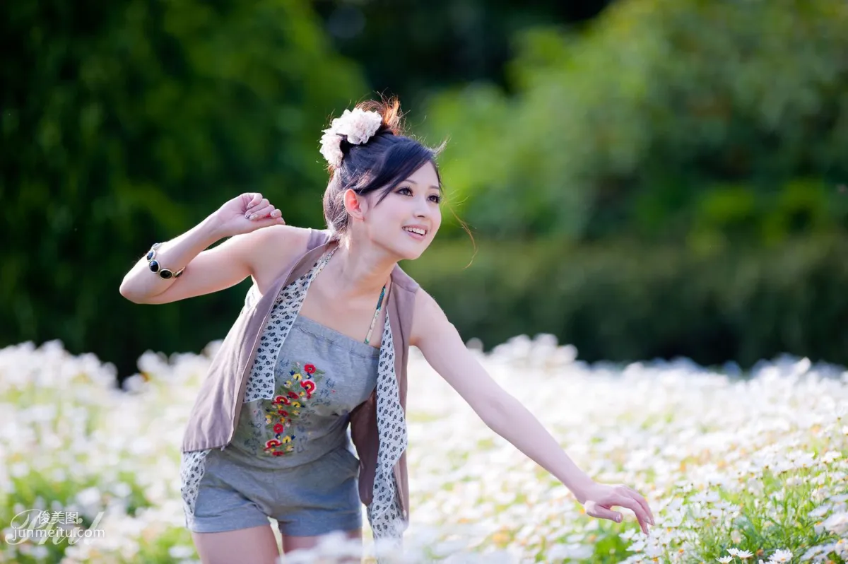Taiwan Goddess Avy Du Kewei "Suspender Shorts Series" Fresh and Beautiful Outdoor Photo Set photo 8