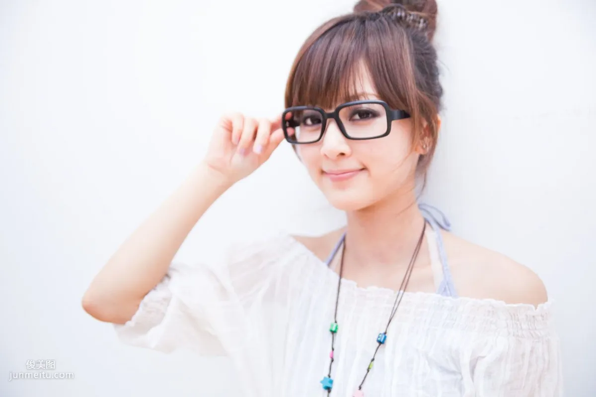 Taiwan Beauty Guo Zi MM Yangmingshan US Military Dormitory Outdoor Shoot Part 2 Photo Set photo 27