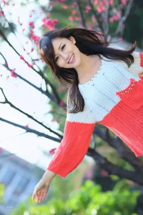 台灣美女鐘幸村/梁以辰《雙溪公園外拍》寫真集