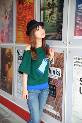 果子Mikako、Minako《台大外拍》第1部 寫真集