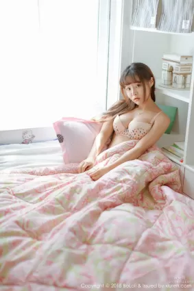 柳侑绮Sevenbaby《性感小内衣+白色吊帶睡衣》 [BoLoli波蘿社] Vol.002 寫真集