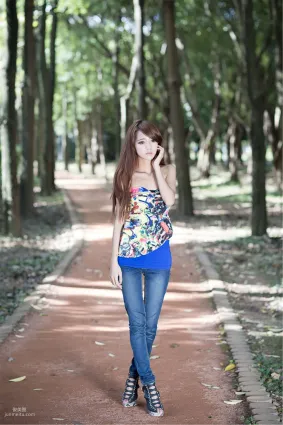 台灣美女妍安/呂芷葇《大安森林公園外拍》寫真集