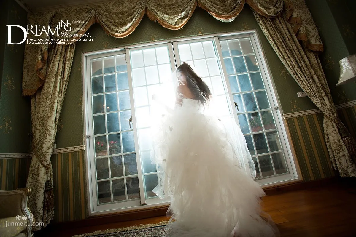 Taiwan Internet Celebrity Winnie Xiaoxue Qingjing Autumn Dream Moment Wedding Dress Chapter Photo Set photo 62