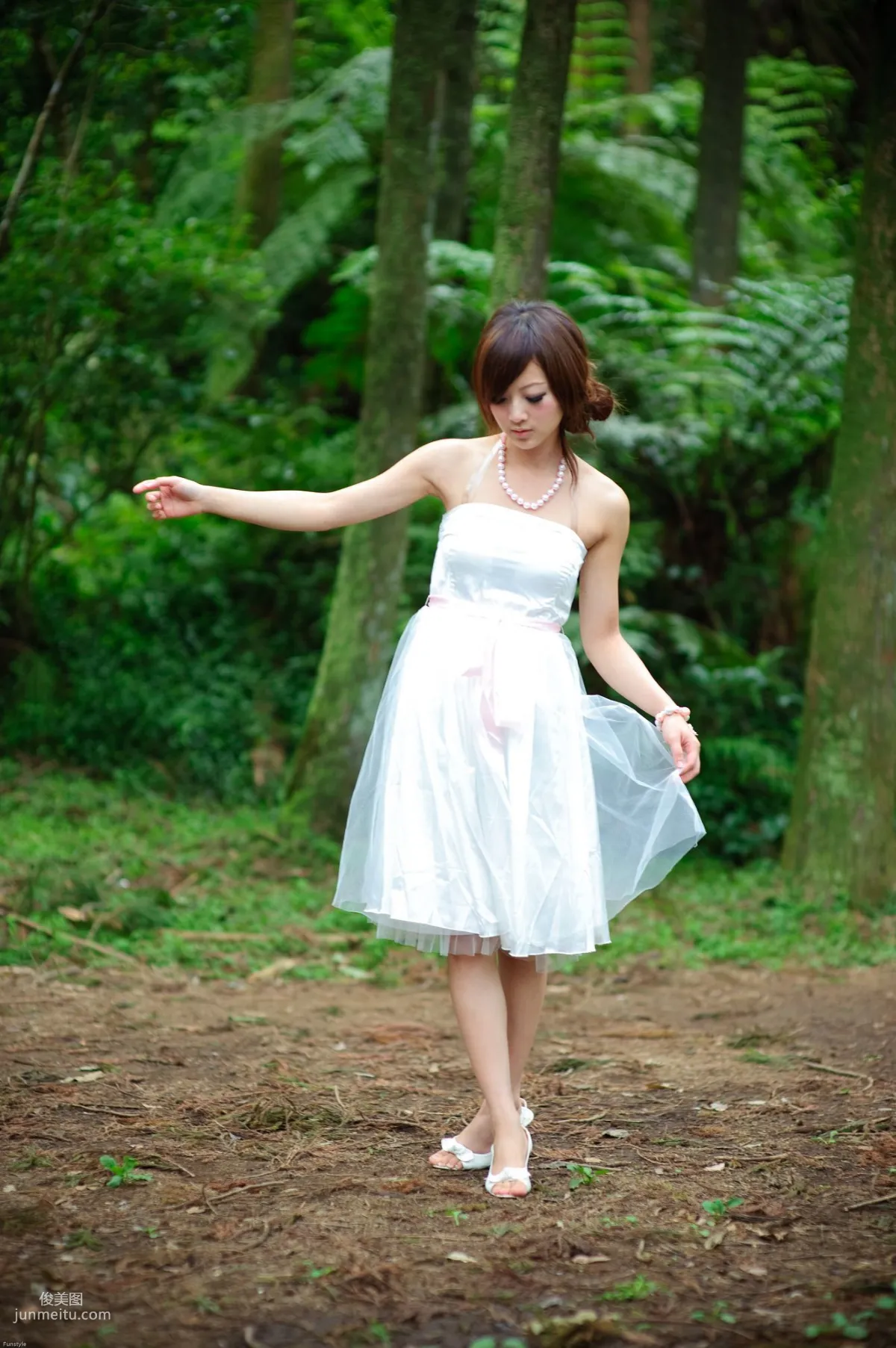 Guo Zi MM/Mikako White Waltz + Black Obsession Outdoor Photo Set photo 42