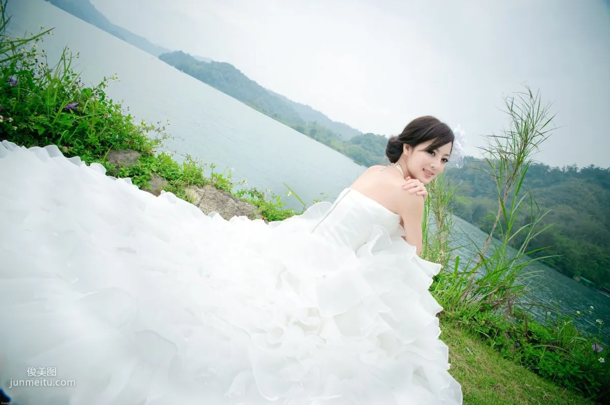 Zhang Kaijie / Zhang Yunfei "Sun Moon Lake + Paper Church (Wedding Dress)" Photo Set photo 28