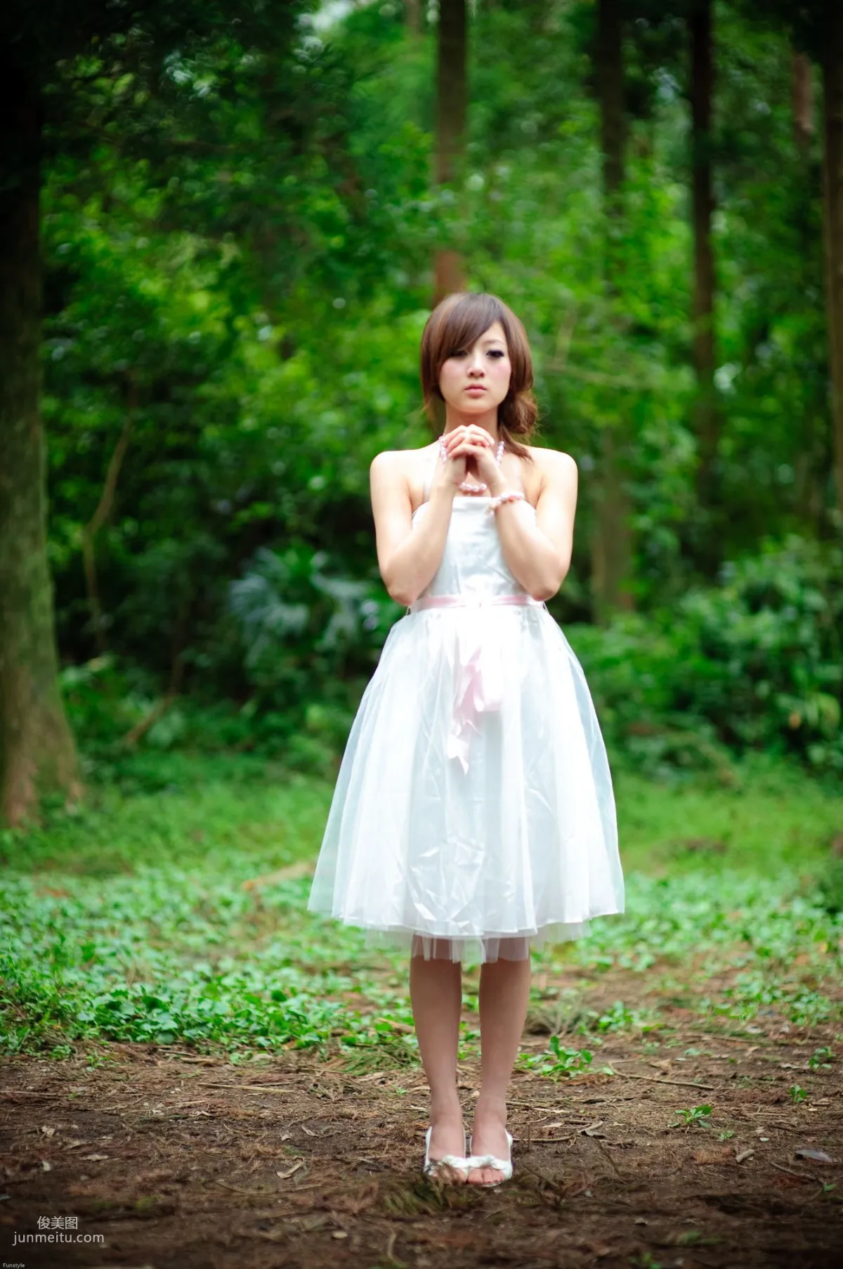 Guo Zi MM/Mikako White Waltz + Black Obsession Outdoor Photo Set photo 47