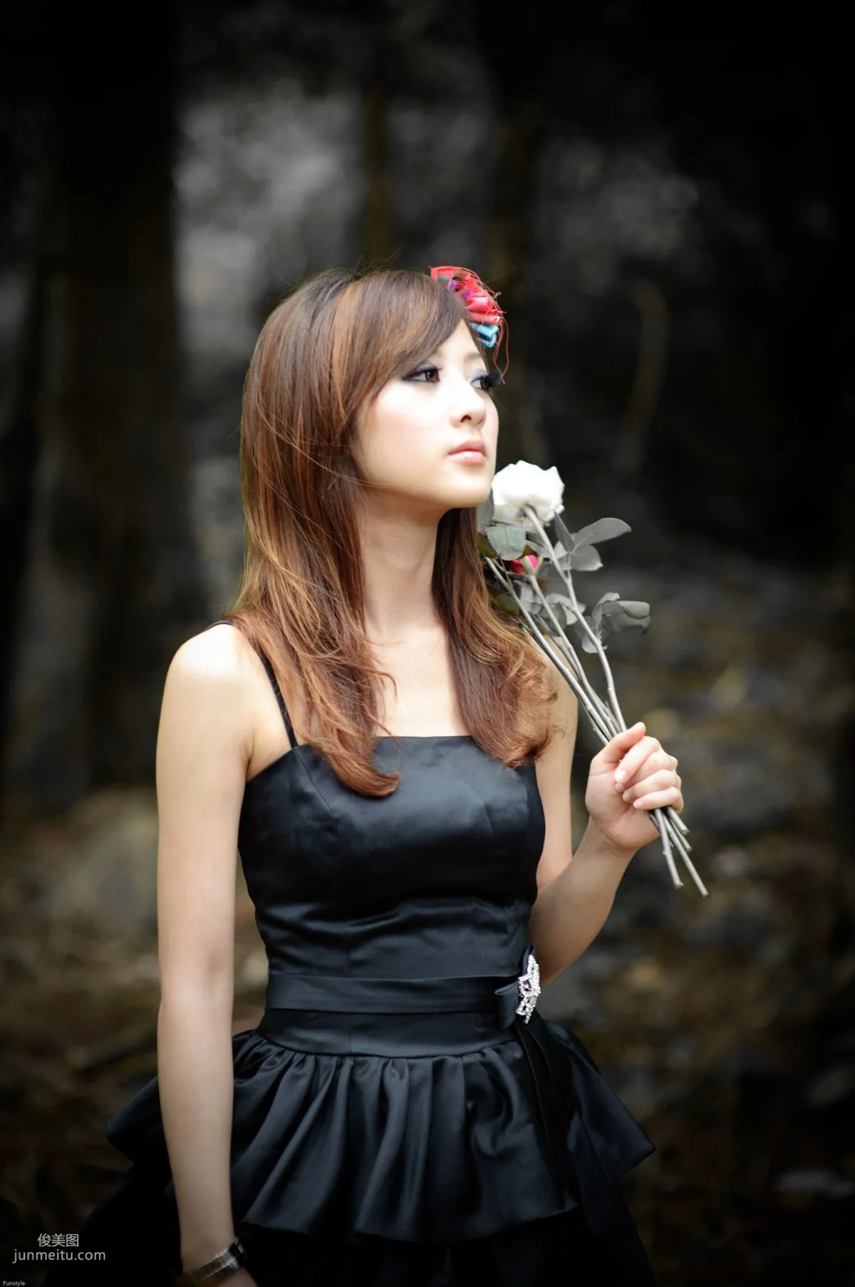 Guo Zi MM/Mikako White Waltz + Black Obsession Outdoor Photo Set photo 95
