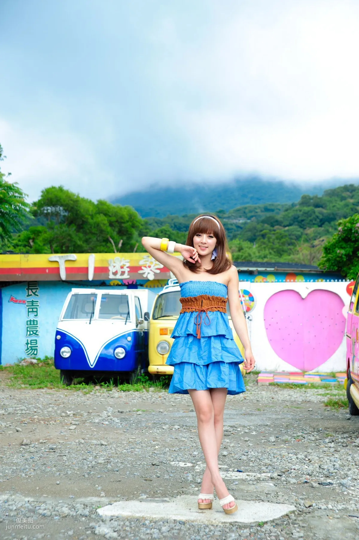 Zhang Kaijie / Mikako, Montmartre Cafe Outdoor Shoot Photo Set photo 17
