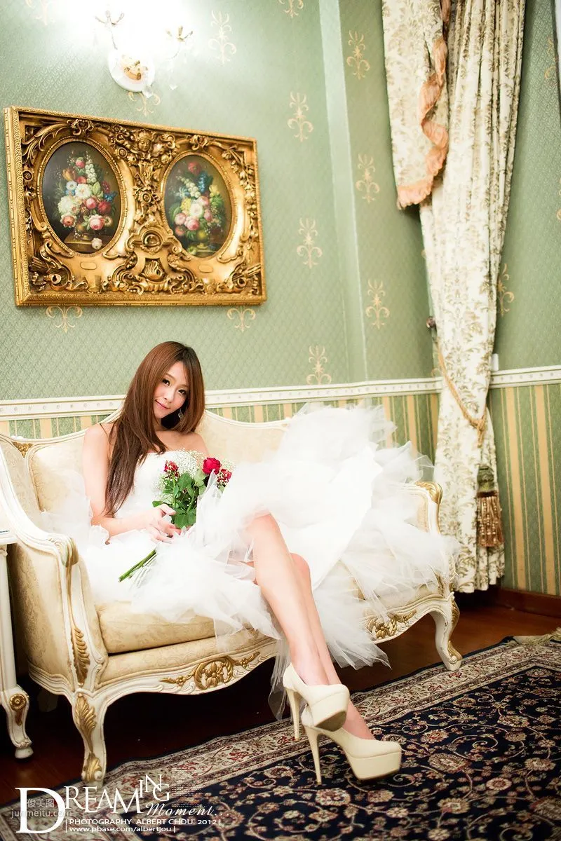 Taiwan Internet Celebrity Winnie Xiaoxue Qingjing Autumn Dream Moment Wedding Dress Chapter Photo Set photo 37