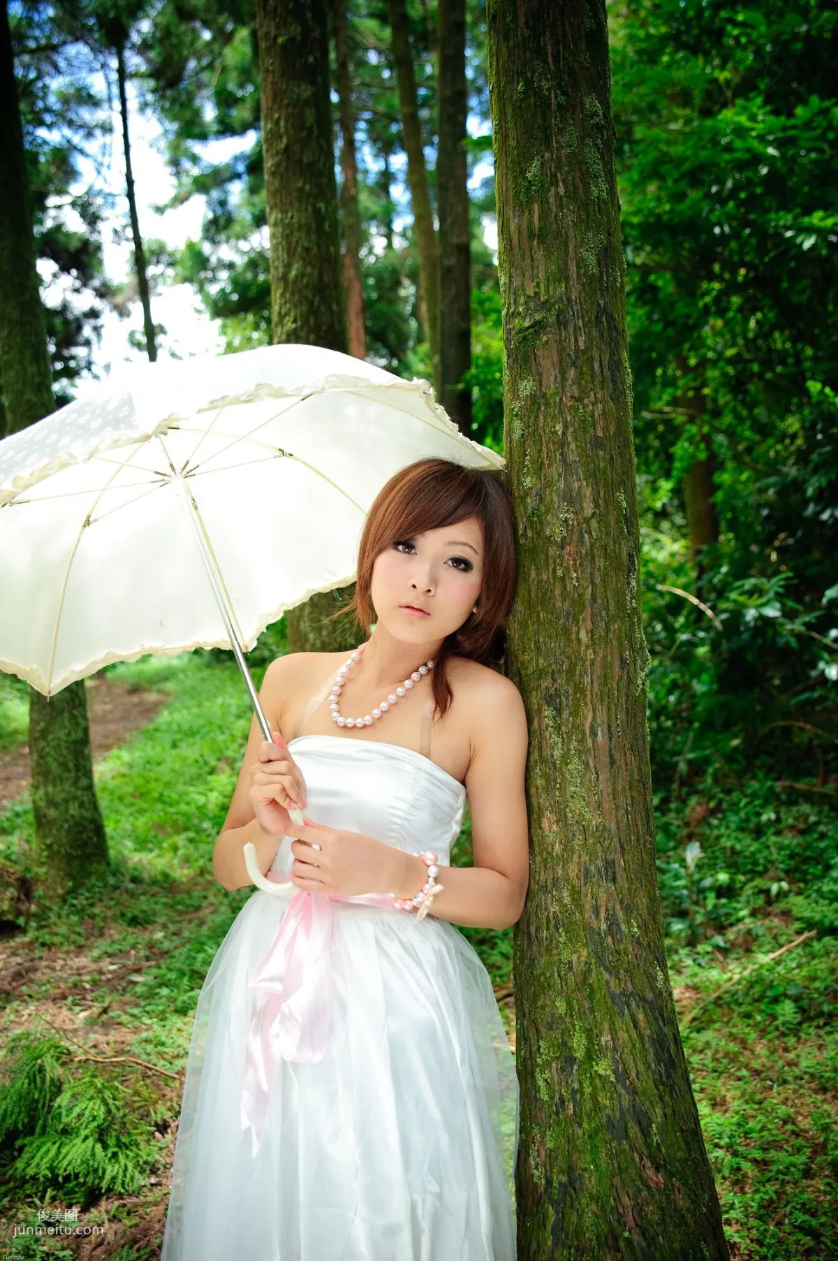 Guo Zi MM/Mikako White Waltz + Black Obsession Outdoor Photo Set photo 60