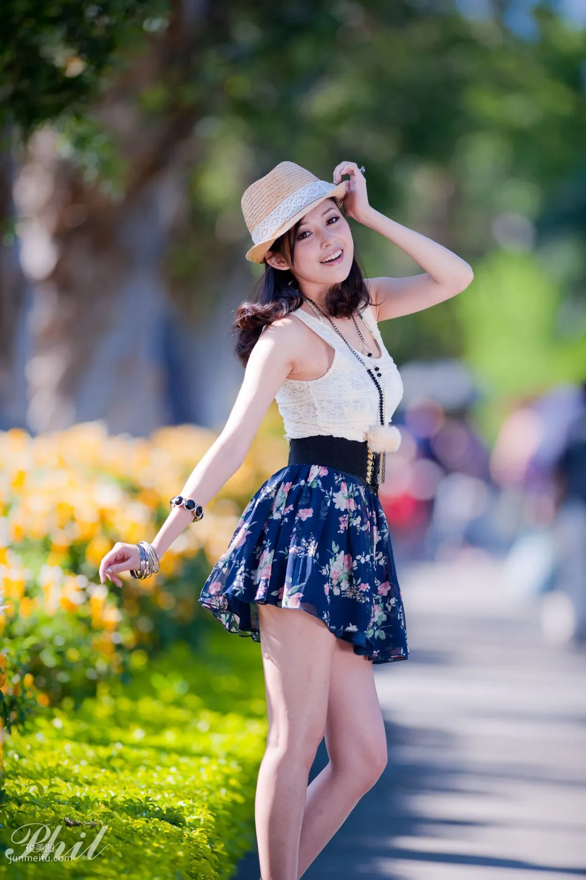 Beautyleg Leg Model Avy Dress Park Outdoor Shoot Photo Set photo 12