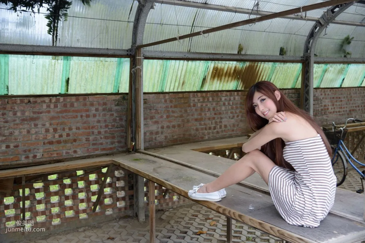 Liao Tingling, Kila Jingjing, Super Short Mini Skirt Series Outdoor Photo Set photo 44