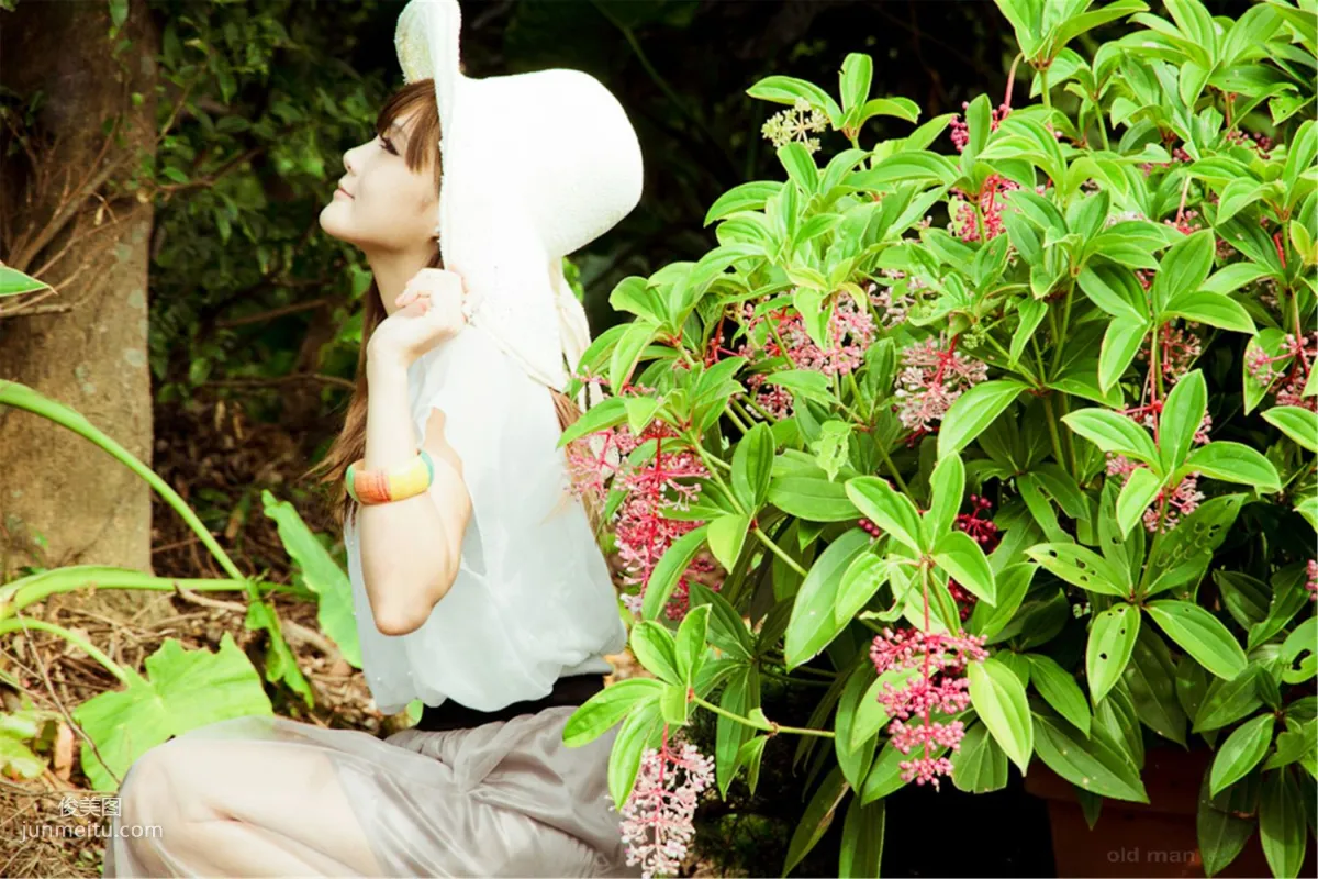 台灣模特熊維妮《美軍宿舍随拍》寫真集 45