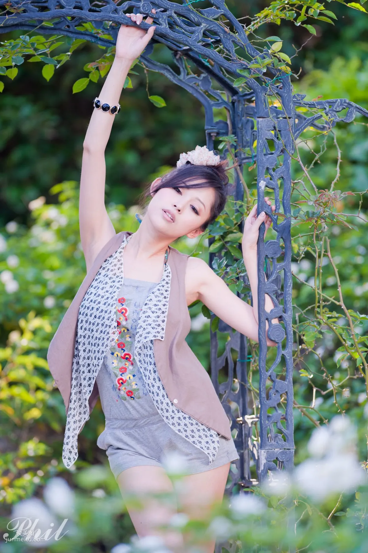 Taiwan Goddess Avy Du Kewei "Suspender Shorts Series" Fresh and Beautiful Outdoor Photo Set photo 16