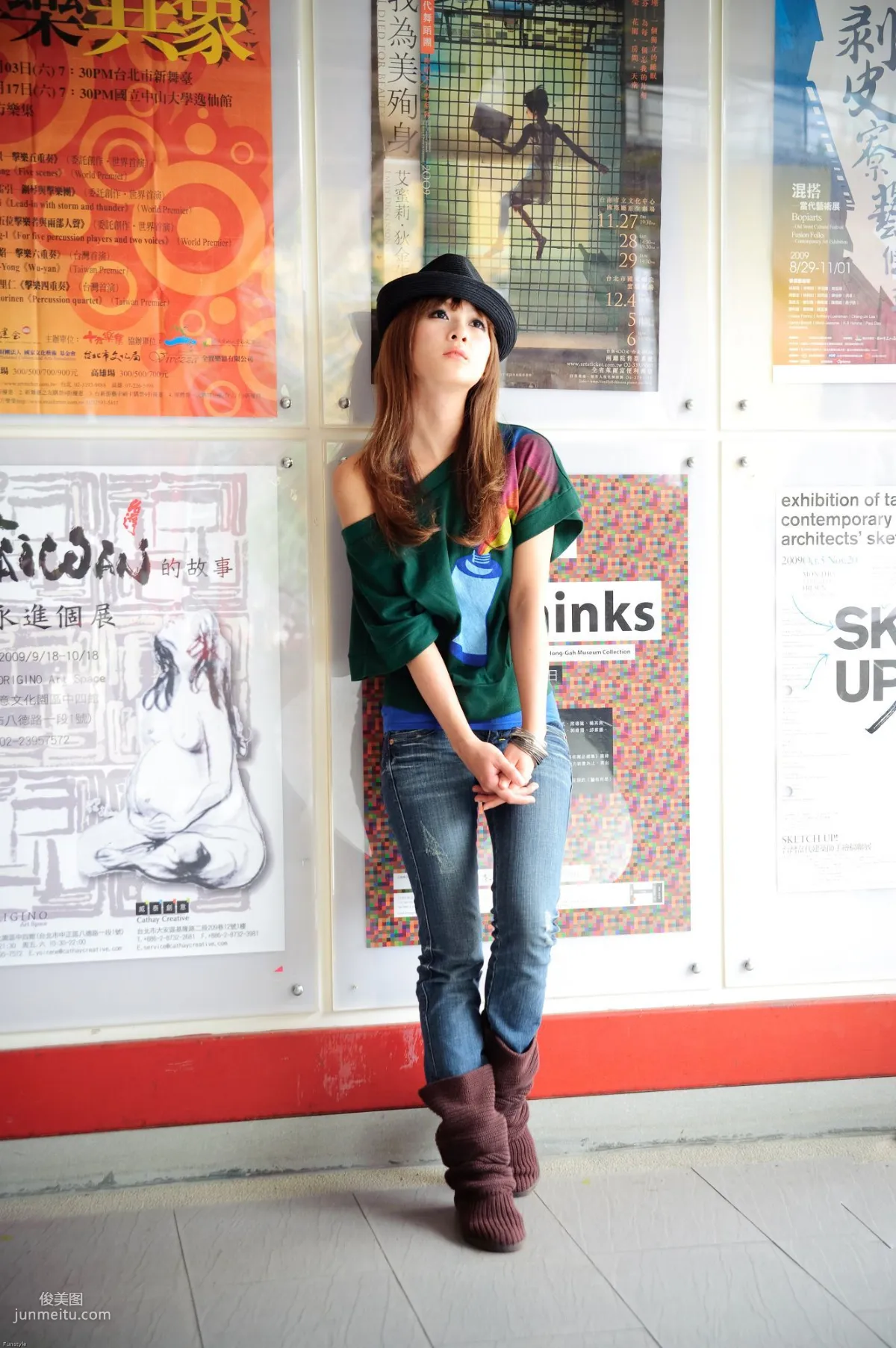 Mikako and Minako, NTU Outdoor Shoot Part 1 Photo Set photo 4