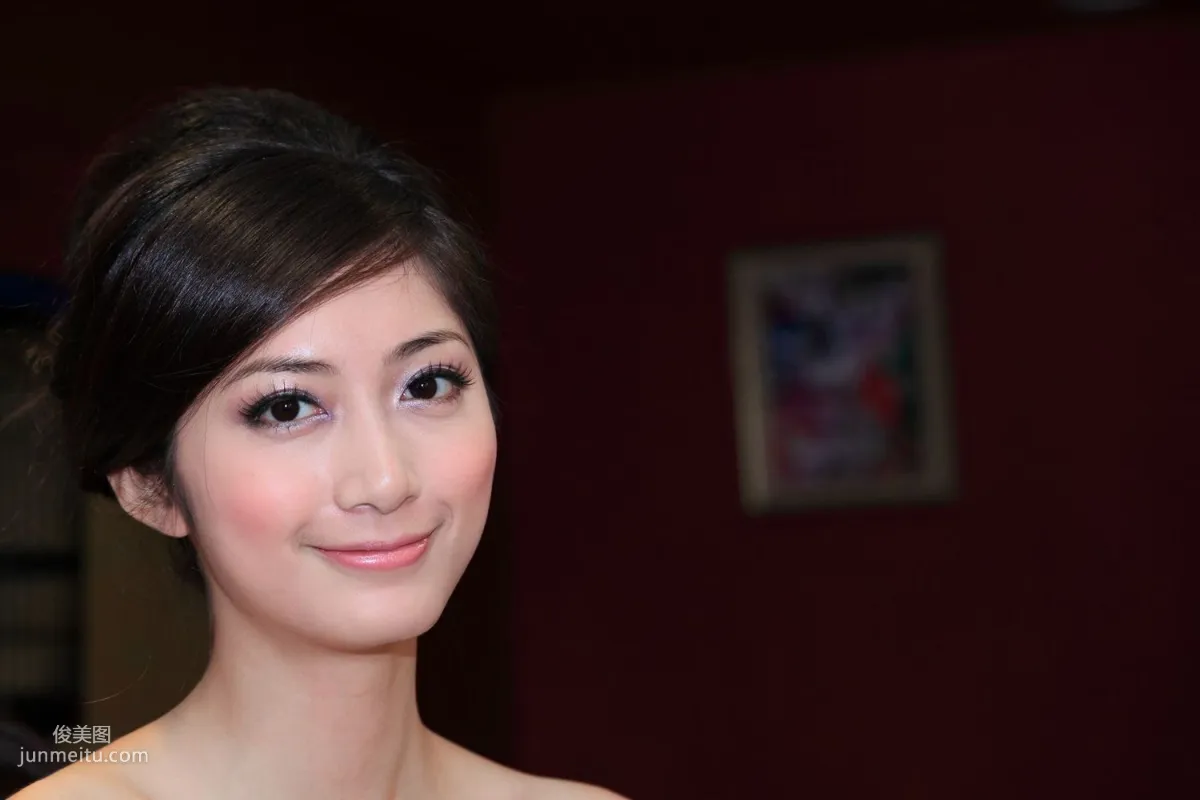Taiwan Elegant Beauty Emily, Beautiful White Wedding Dress Photo Set photo 6