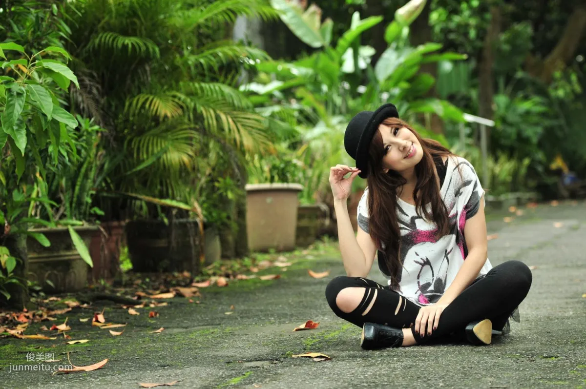 Taiwan Beauty Xiao Mi Kate su, Fresh Outdoor Shoot Photo Collection photo 40