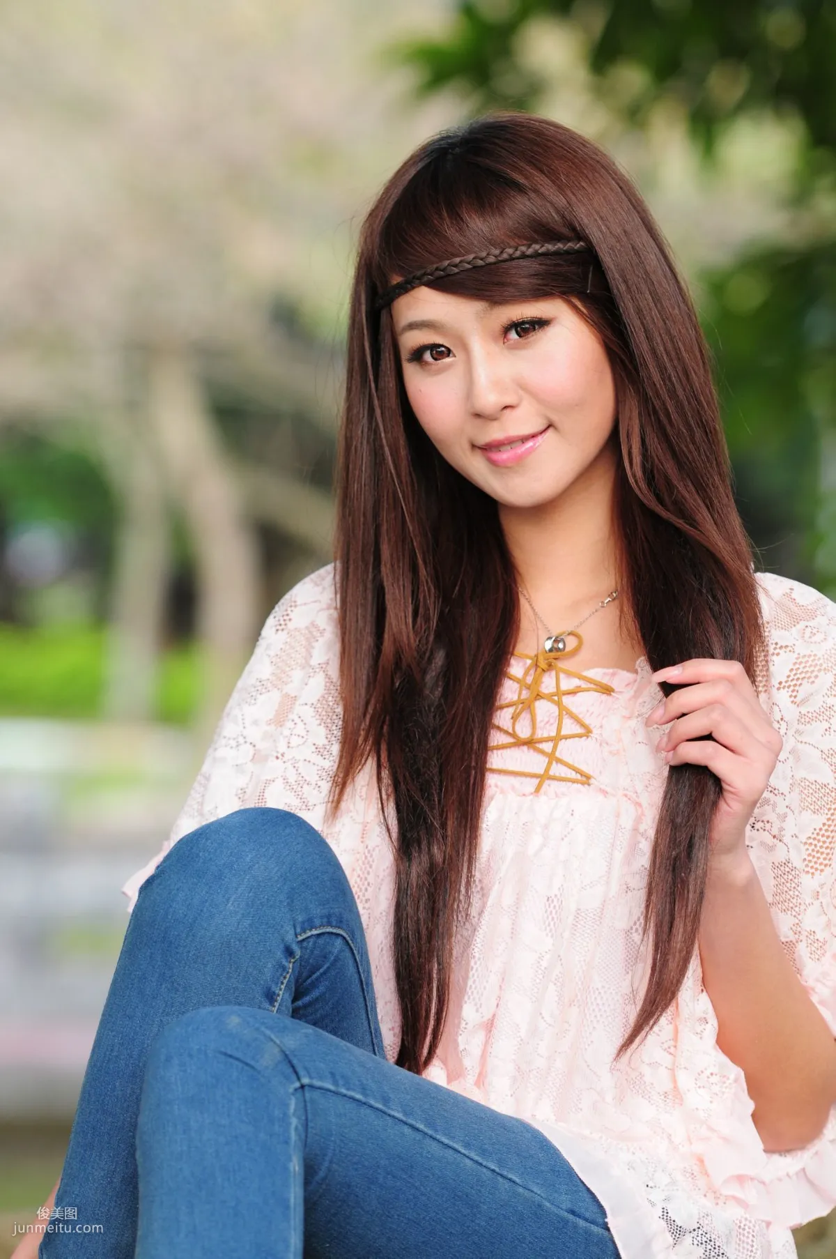 Winnie Xiaoxue / Zhuang Wenni, Tight Jeans Series Outdoor Shoot Photo Set photo 46