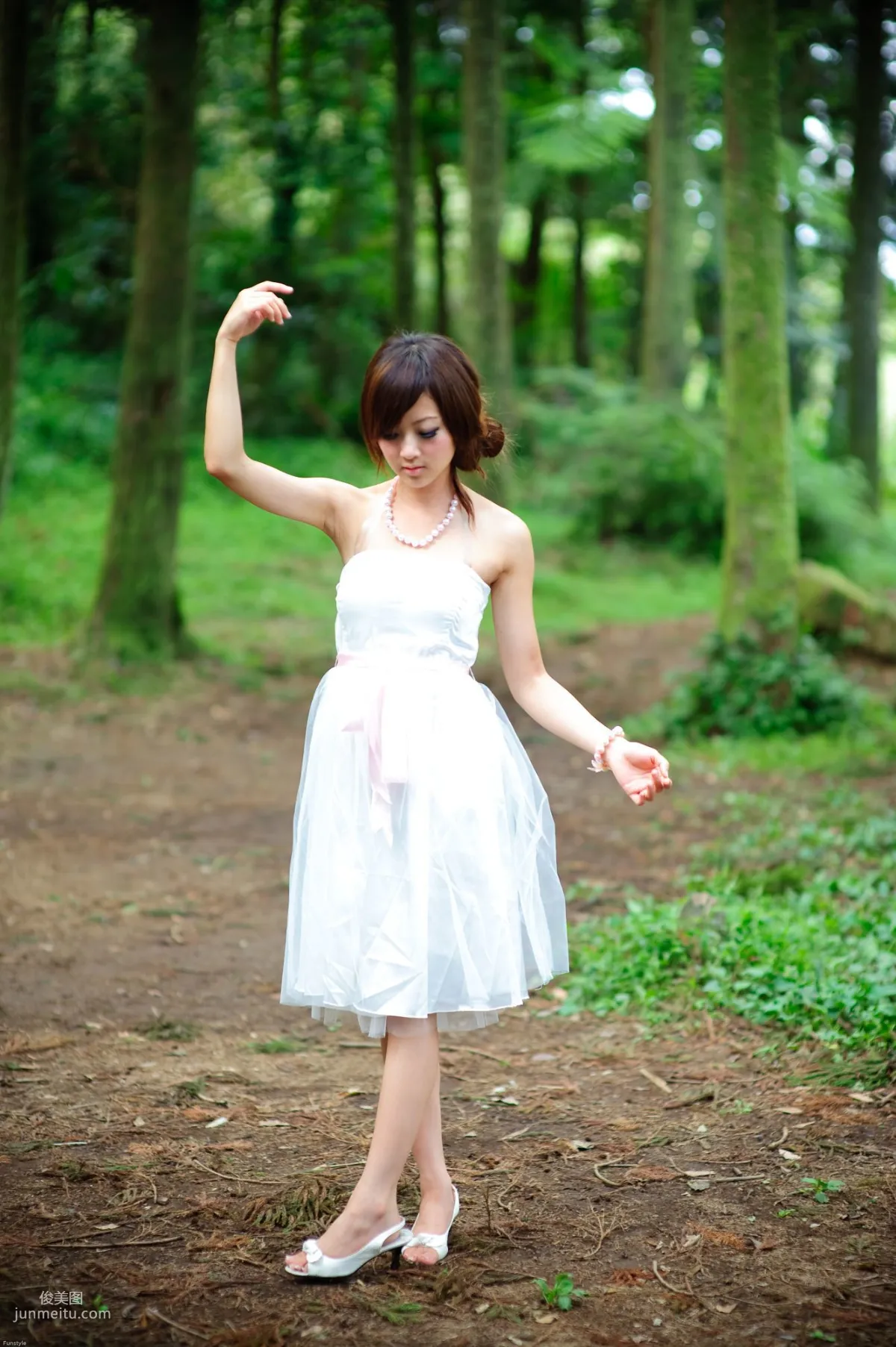 Guo Zi MM/Mikako White Waltz + Black Obsession Outdoor Photo Set photo 43