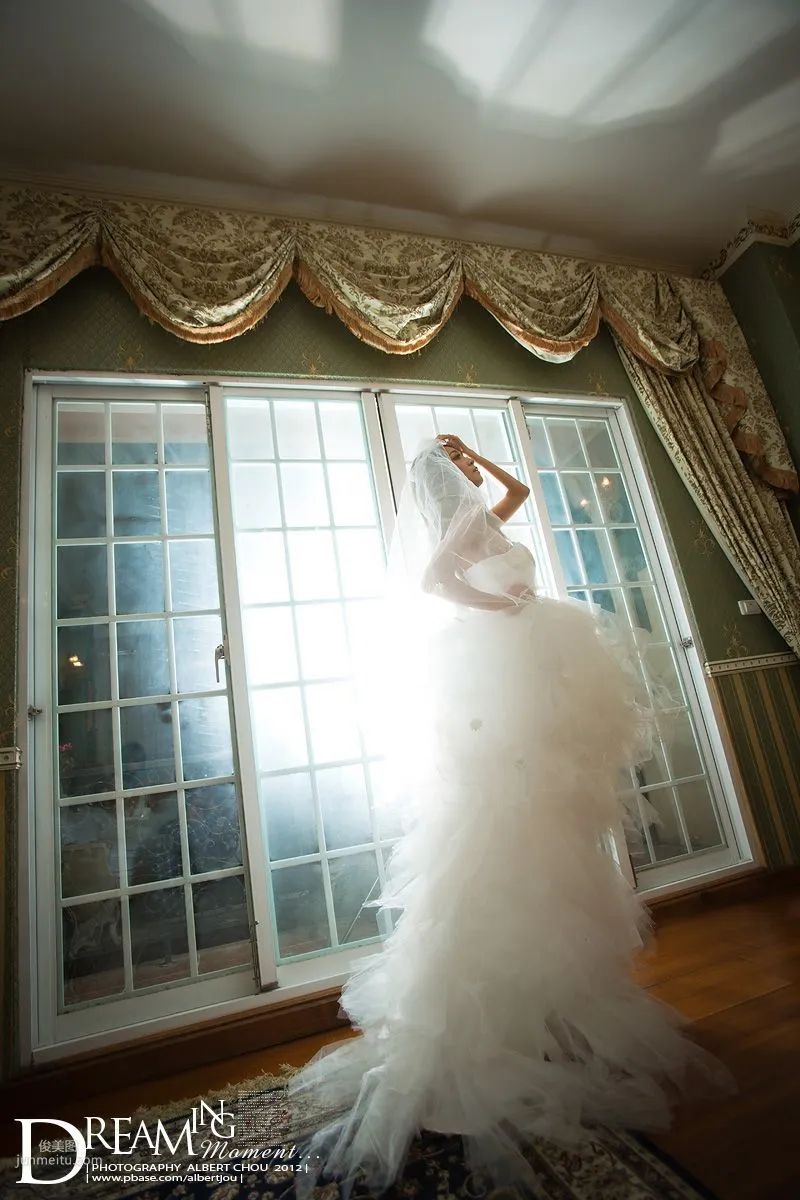 Taiwan Internet Celebrity Winnie Xiaoxue Qingjing Autumn Dream Moment Wedding Dress Chapter Photo Set photo 59