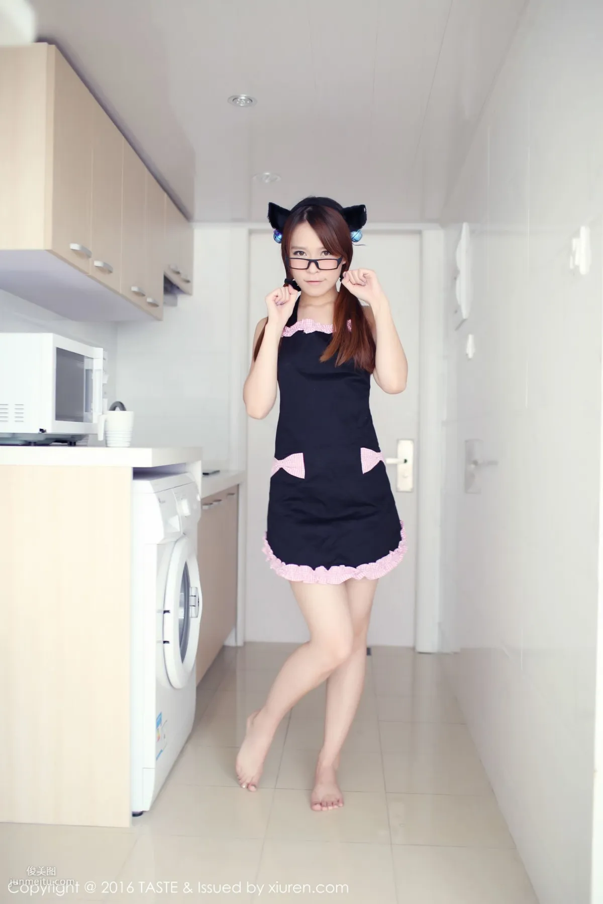 Carol Jiang, Cat-Ear Girl Kitchen Show + School Swimsuit Series [Wanwei Life] Vol.005 Photo Set photo 20